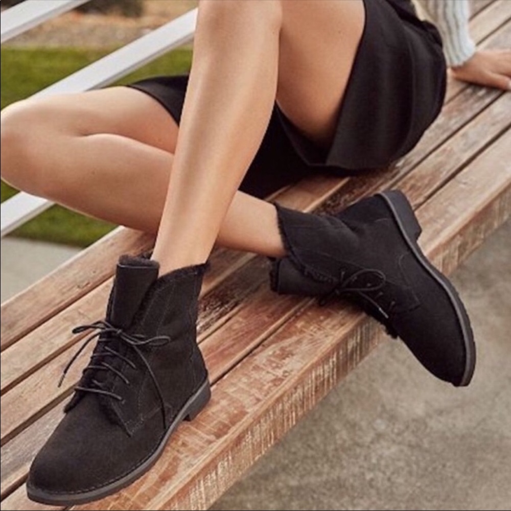 Ugg Quincy black boots size 8